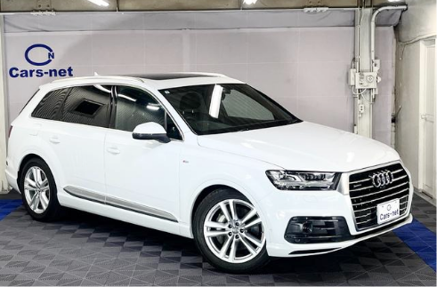 アウディ Q7